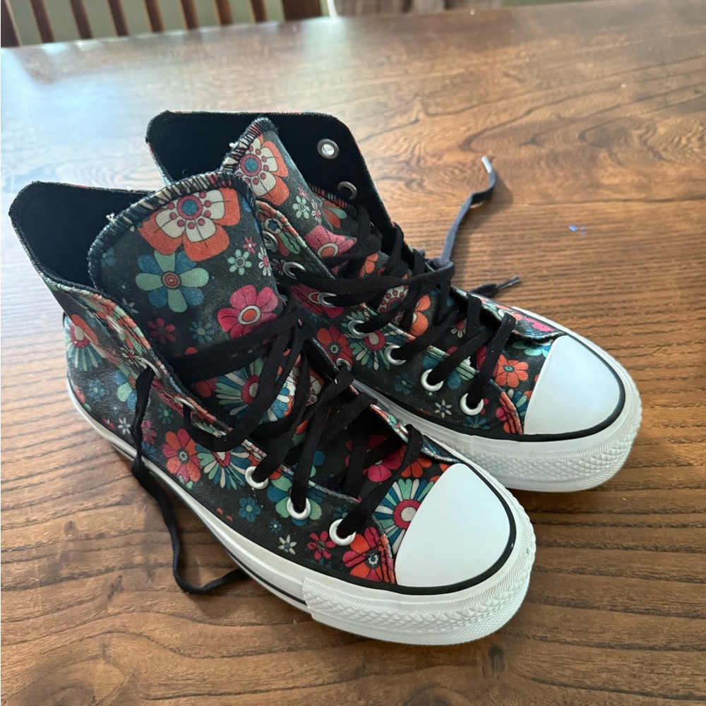Women’s converse chuck taylor all star lift hi black y2k floral
